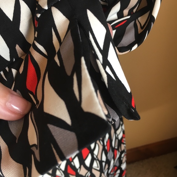 Laundry by Design wrap v-neck collared geo dress - Picture 5 of 7